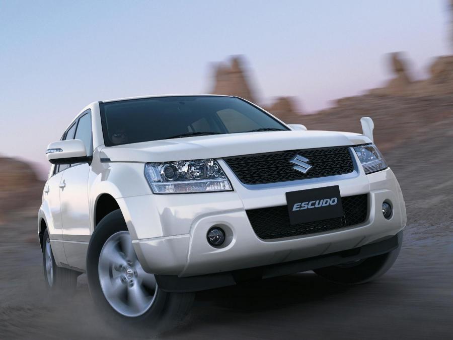  Suzuki Escudo 2005 года  (JP) (фото 3 из 7)